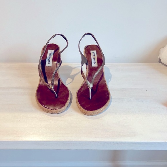 Open Toe Steve Madden Wedge Sandal - Picture 4 of 4